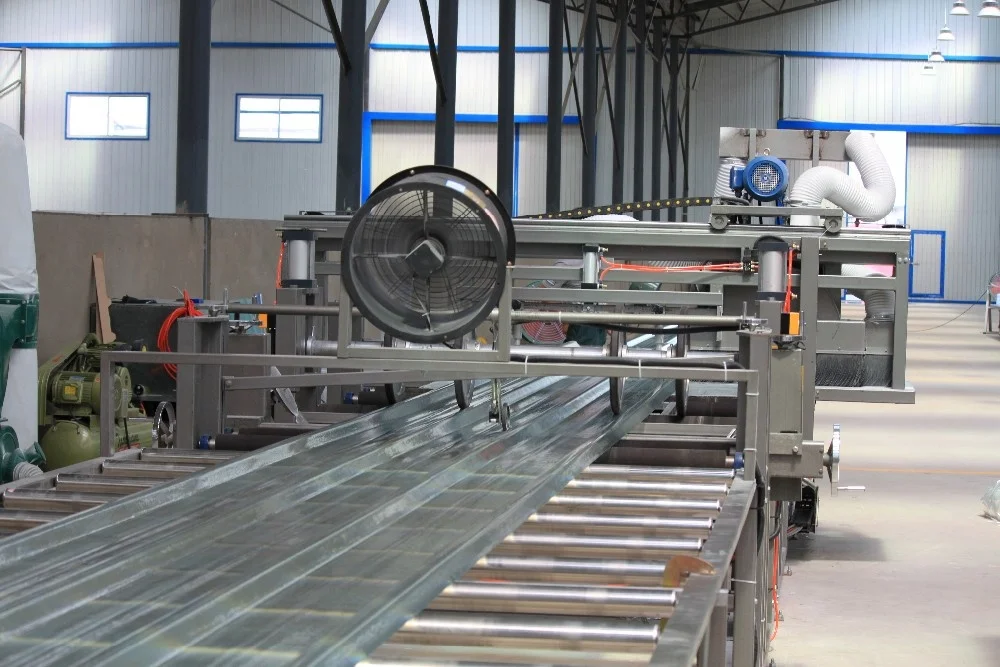 凝胶涂层玻璃钢屋顶板玻璃钢屋顶瓷砖装饰板玻璃钢浮雕面板生产线