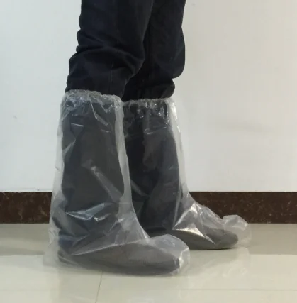 disposable plastic waterproof PE shoe 