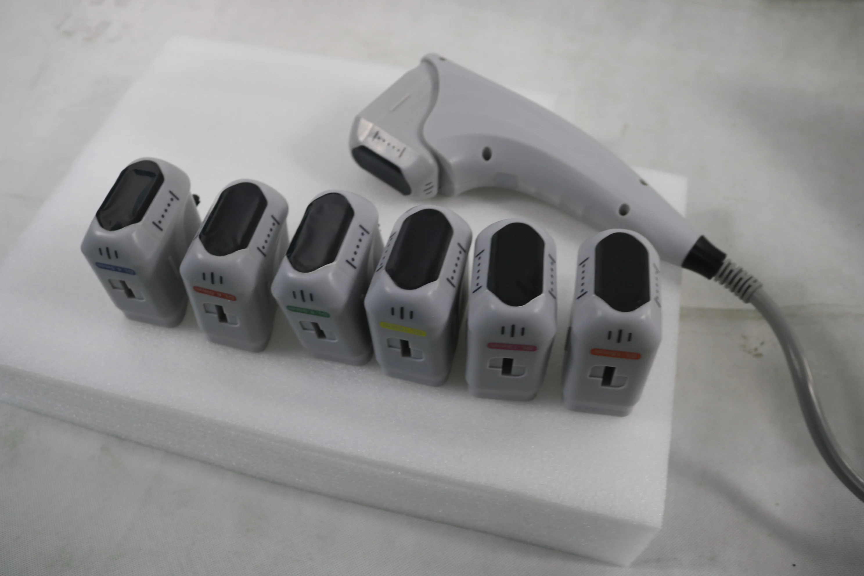 High Intensity Focused Ultrasound 11 Lines 8 Cartridges Anti Aging Facial Lift Skin Tightening 3D hifu Machine