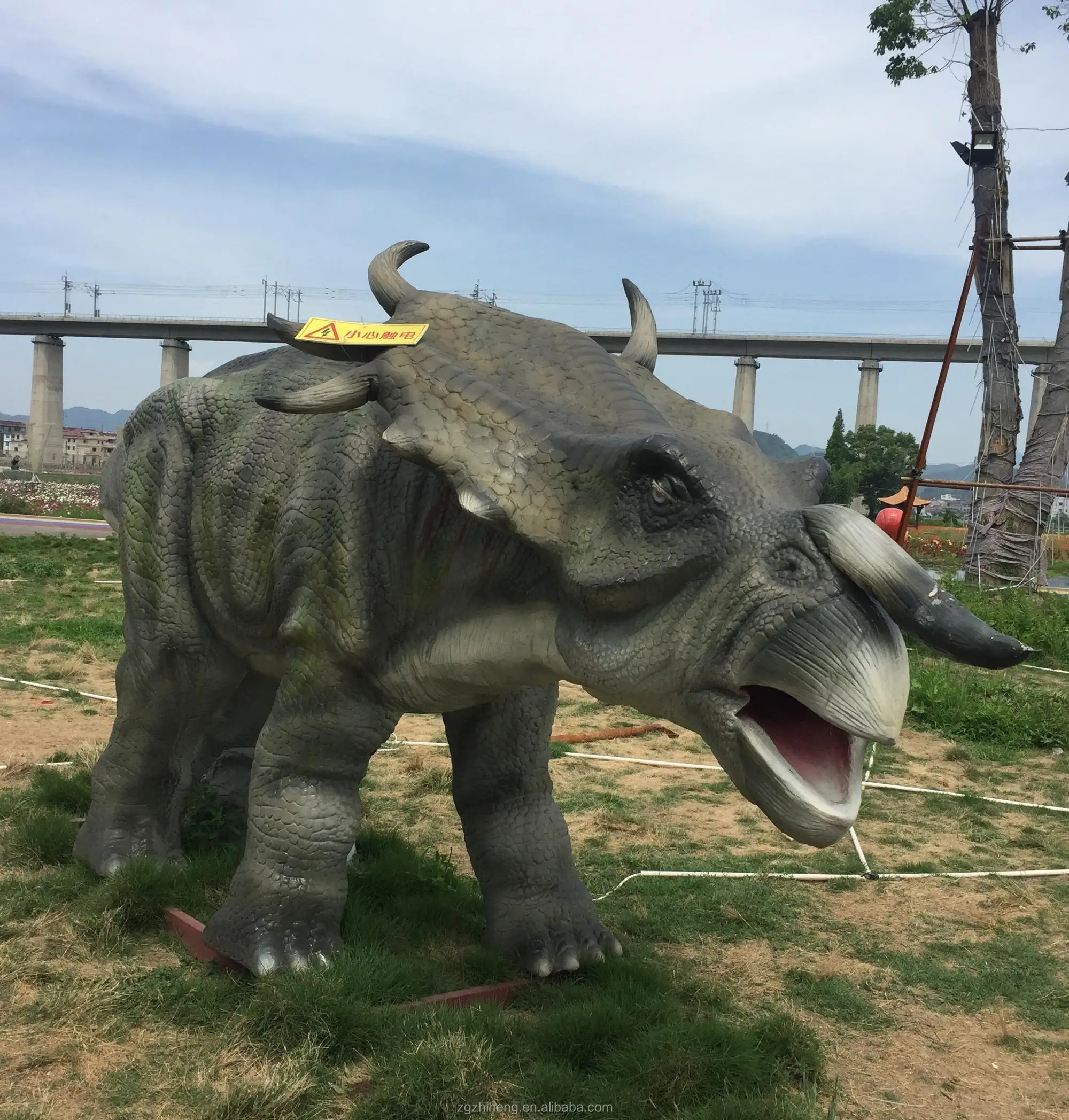 outdoor dinosaur exhibit near me