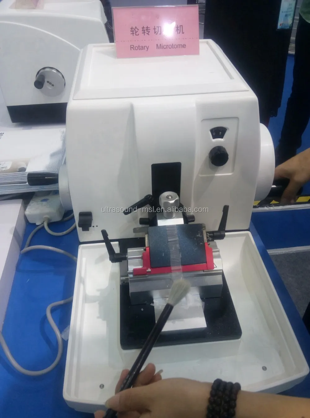 Best Selling Laboratory Use Rotary Microtome/ Medical Equipments
