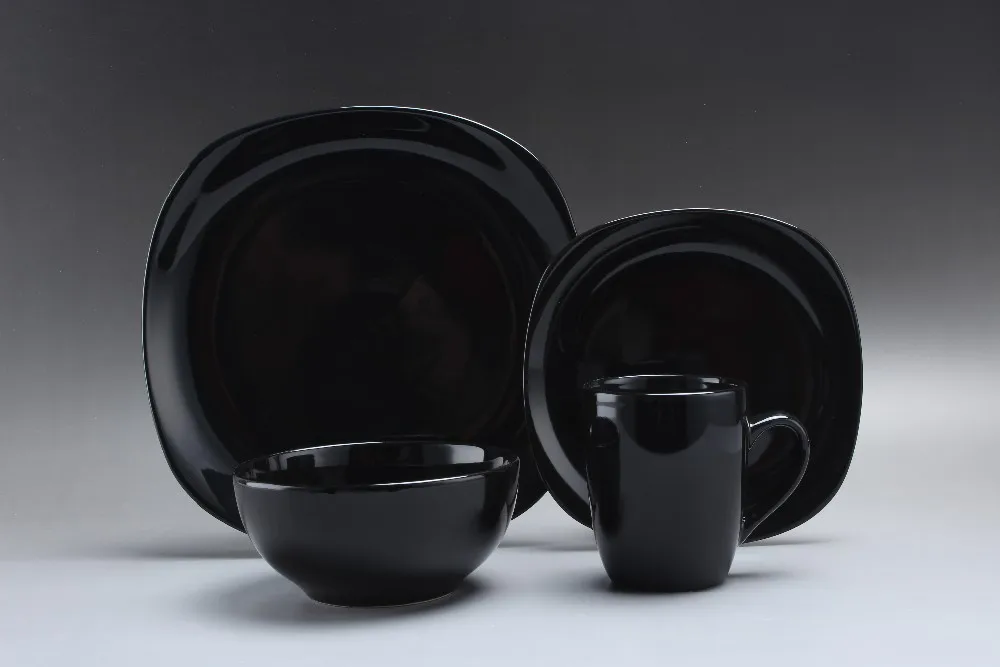Черная посуда купить. Черная керамическая посуда. Посуда черного цвета. Черная керамика посуда. Набор черной посуды.