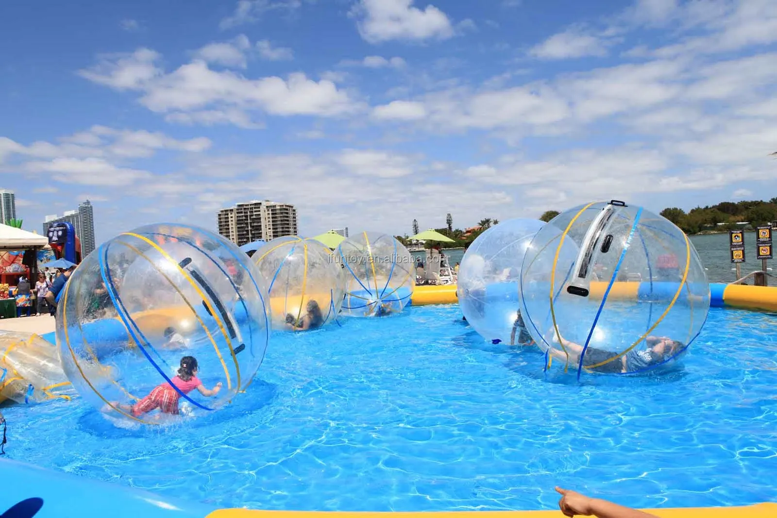 Walking ball. Водный зорбинг. Аттракцион Водный зорб. Водный шар зорбинг. Водные развлечения для детей.