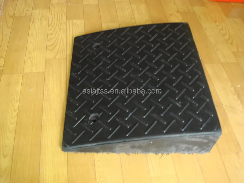 Driveway Rubber Curb Slope Ramp Anti Slip Lines Sink Design Deceleration Ramp Pad Auto Car Threshold Ramp