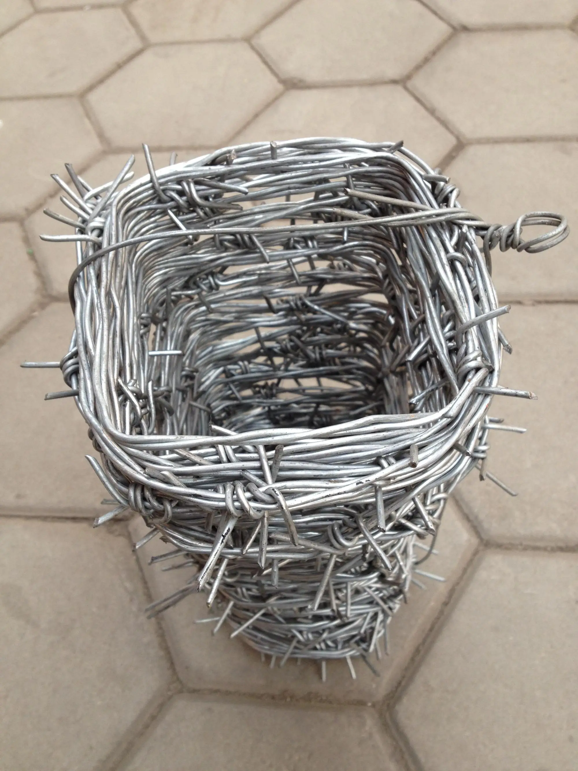 Plastic Barbed Wire/pvc Coated Barbed Wire/pvc Barbed Wire Fencing
