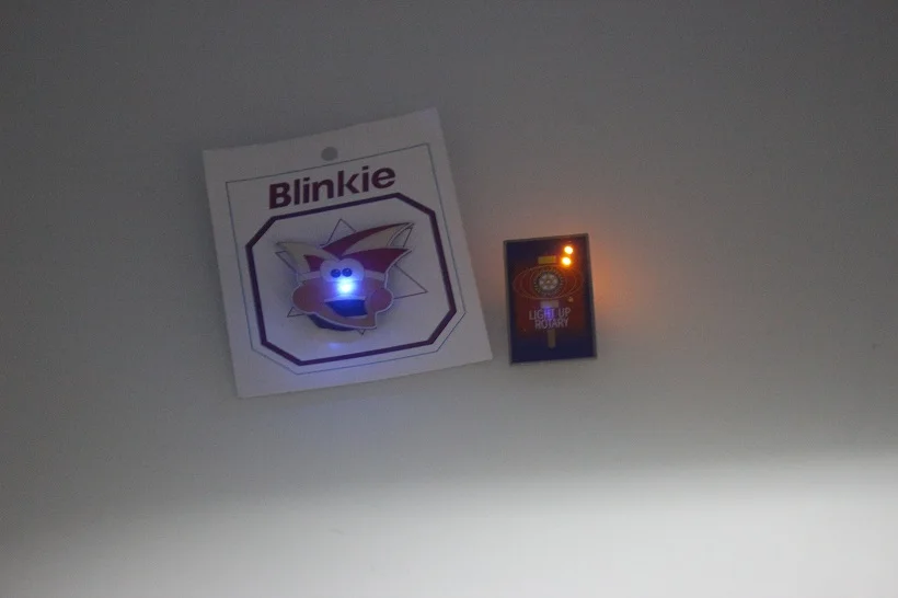 LED Brooch Badge Pin10.jpg