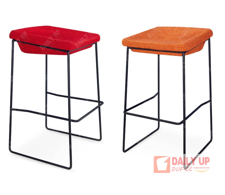 Popular Hot Sell Steel Frame High Stool Fabric Bar Stool with Fabric Trend Style Simple Design For Sale