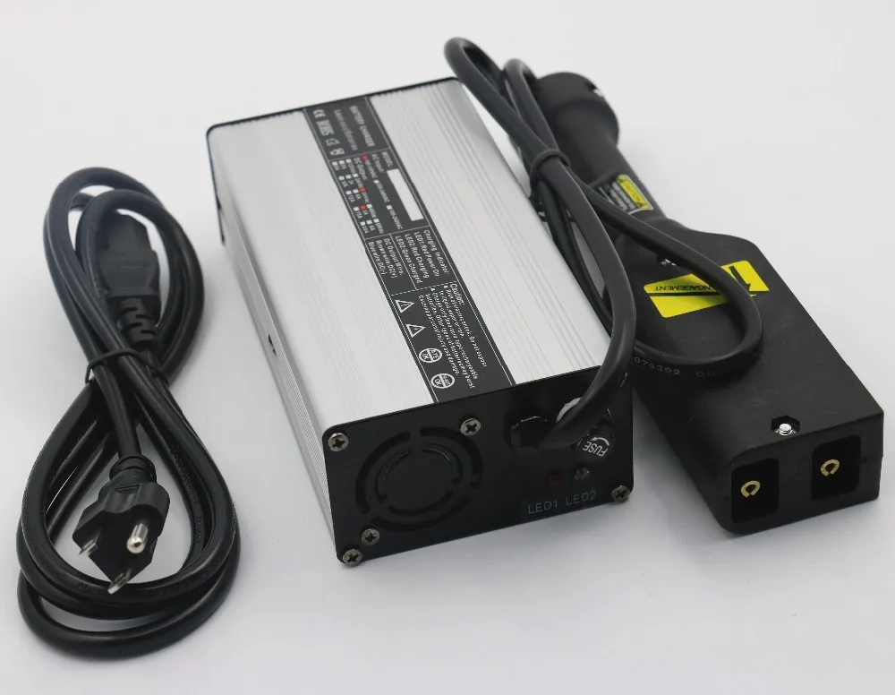 48v汽车电池充电器lifepo4汽车电池充电器54v 8a迷你踏板电动赛车卡丁