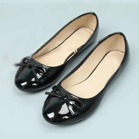 womens dress shoe.png