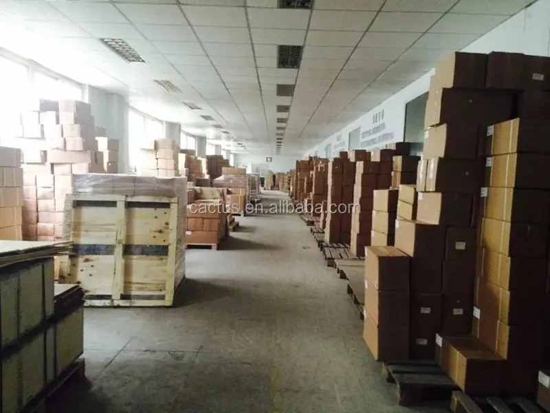 cylinder head warehouse.jpg