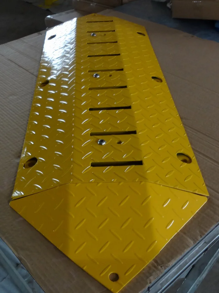 Wholesale yellow steel barrier spike barriers one way metal speed hump tire spike