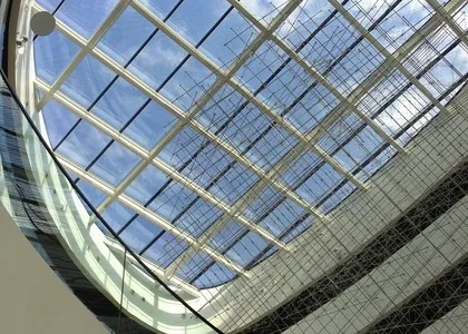 2017 New Design Prefab Transparent Glass Steel Structure Building