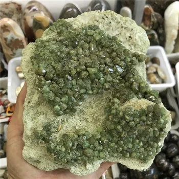 green garnet rough