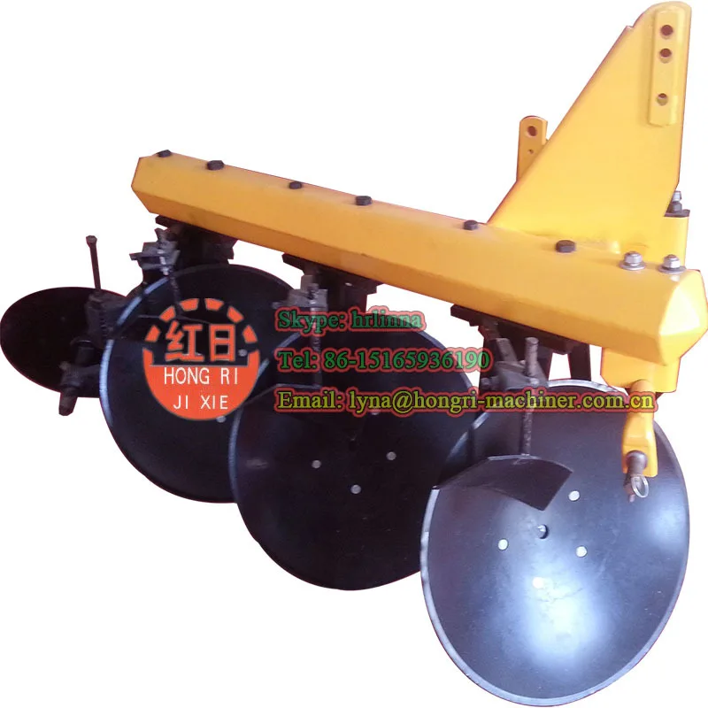 vídeo trator arando terra