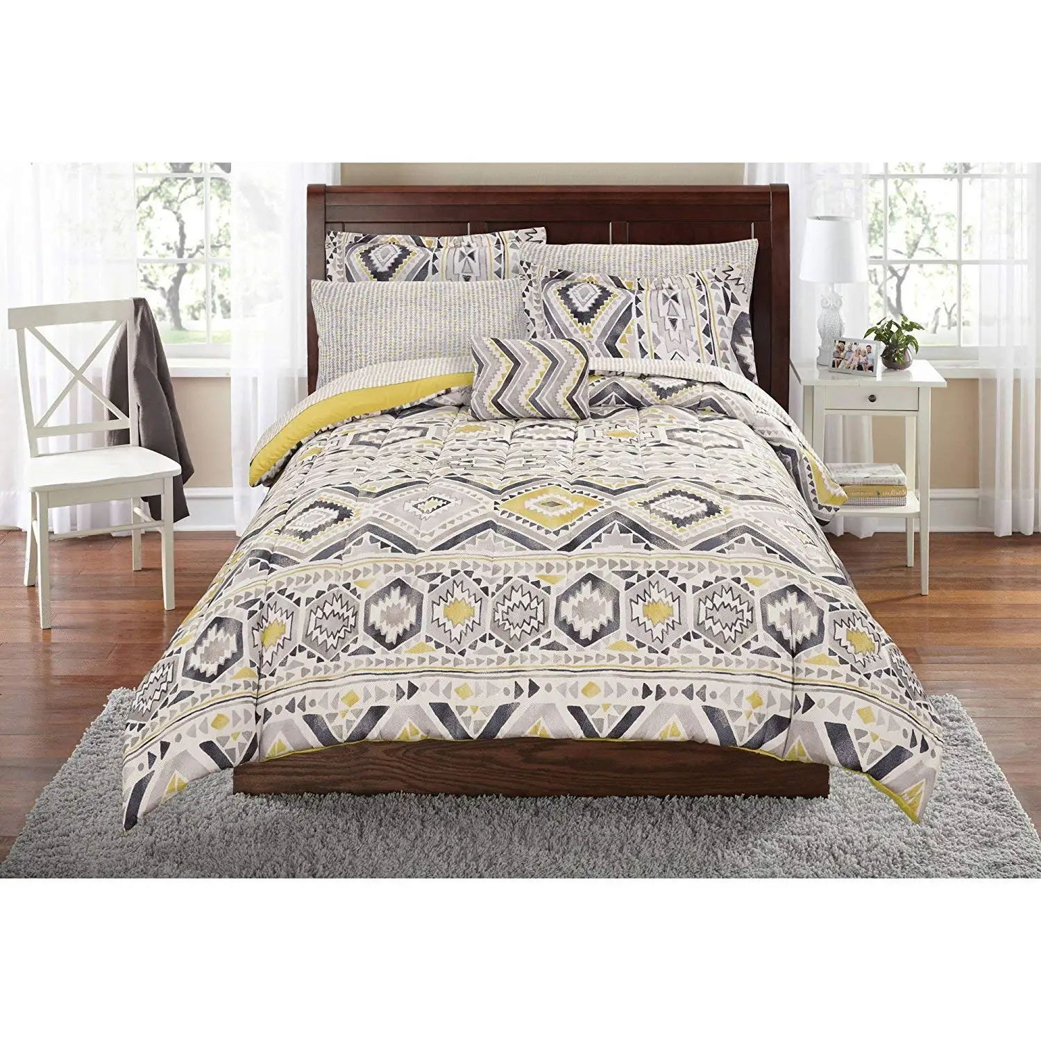 Yellow Chevron Pattern Find