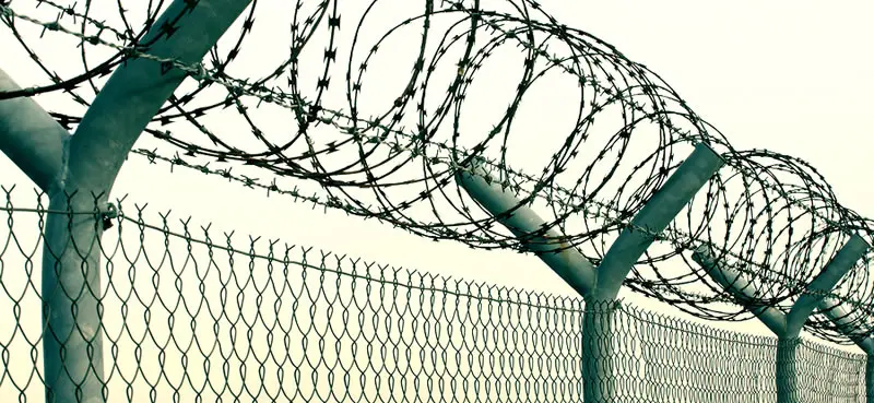 chain-link-arbed-wire.jpg