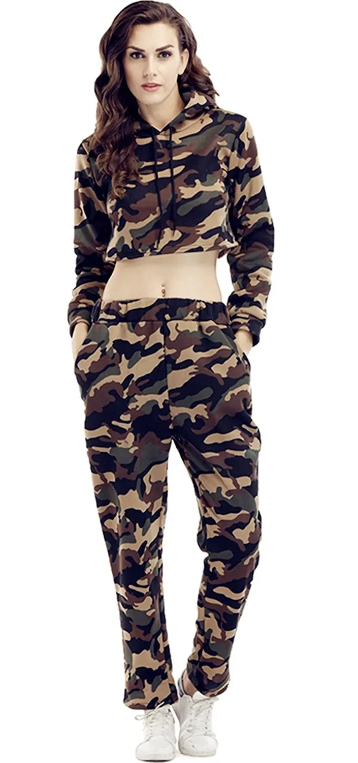 crop top hoodie and sweatpants set