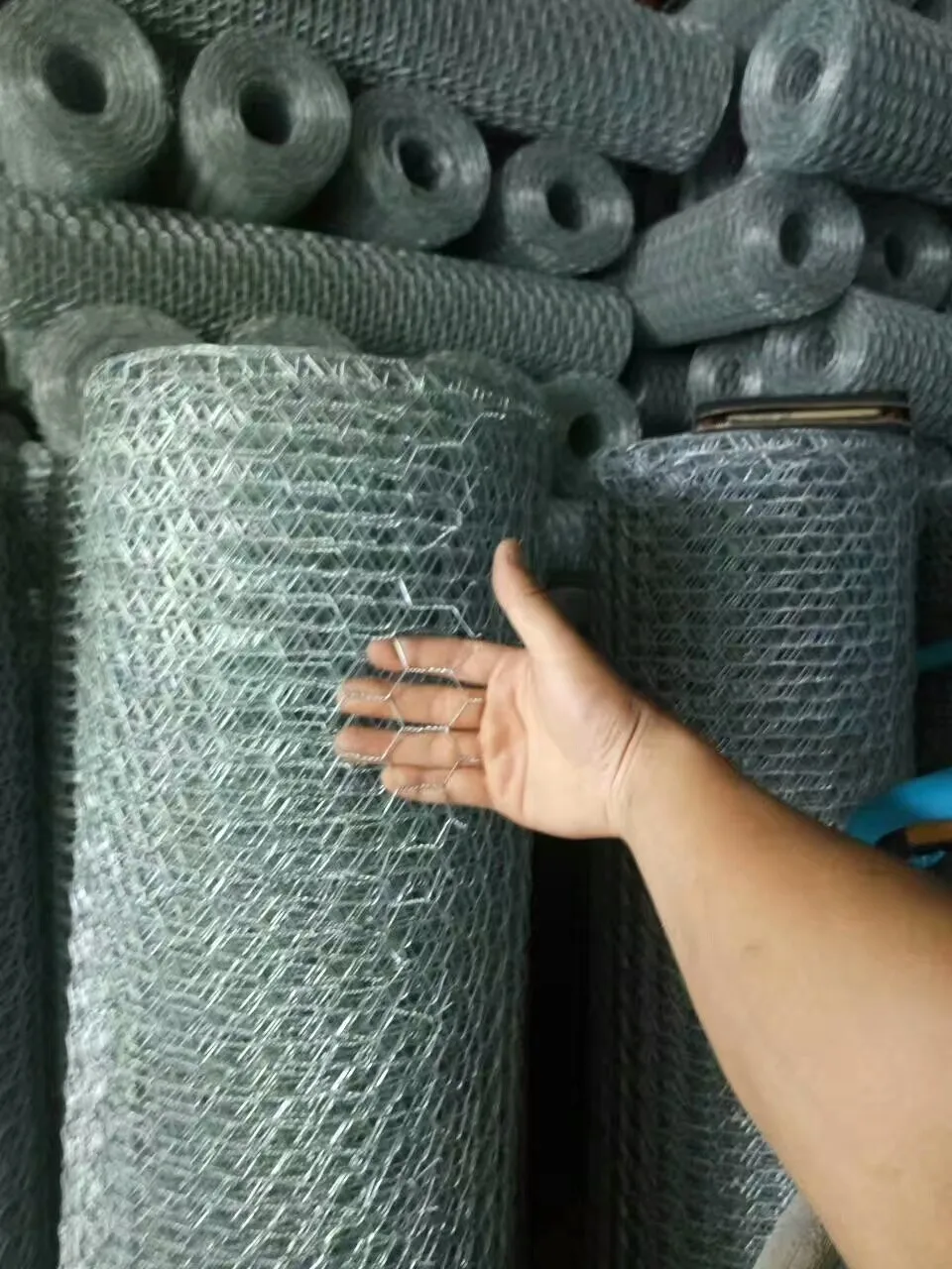 Factory Poultry Wire 1/2 Hex Mesh Chicken Wire And Triple Twist