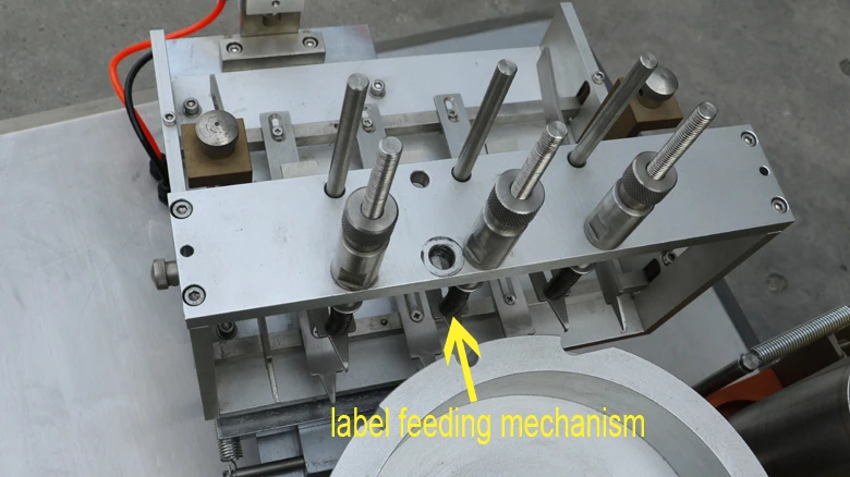 label feeding mechanism