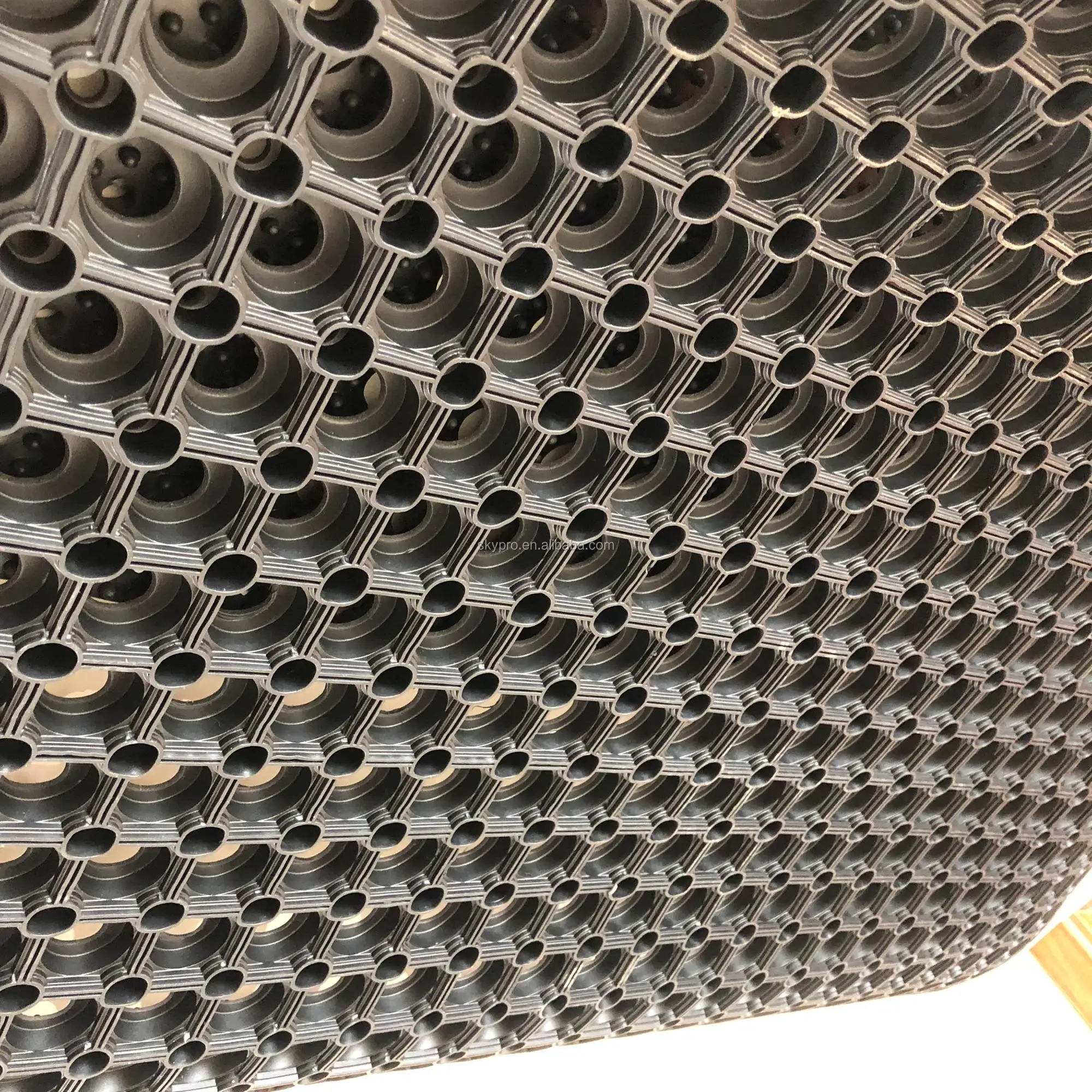 Heavy Traffic Anti-Fatigue Rubber Mat with 8mm Thickness and 90x150cm Size for High Traffic Areas