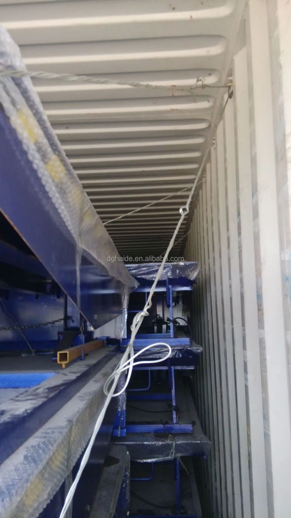 hydraulic dock leveller