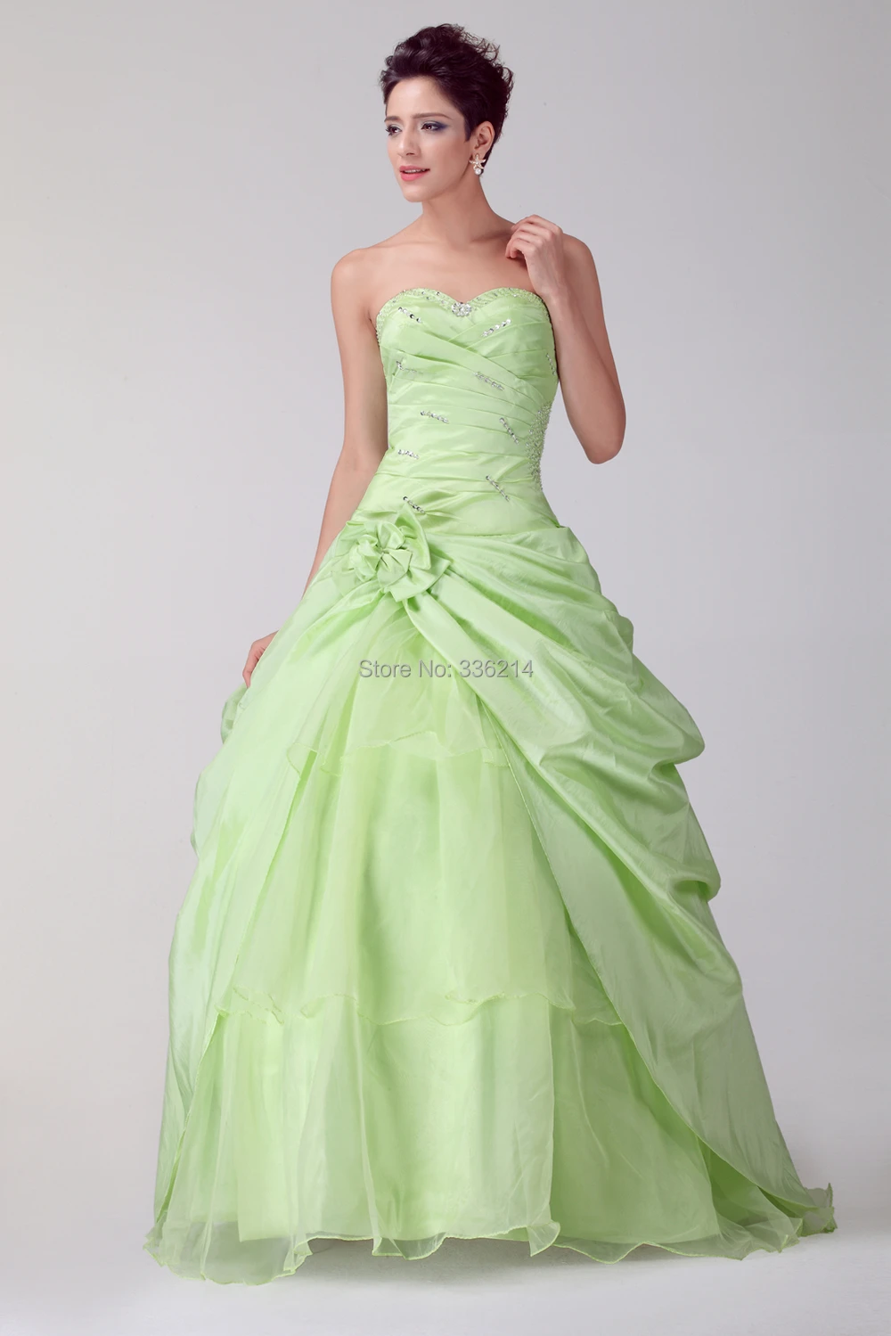 All Listings Discover stylish & trendy teen & junior size clothing at up to 70% off on zulily. Browse fashionable dresses, cute tops, & fun skirts all at a great price.