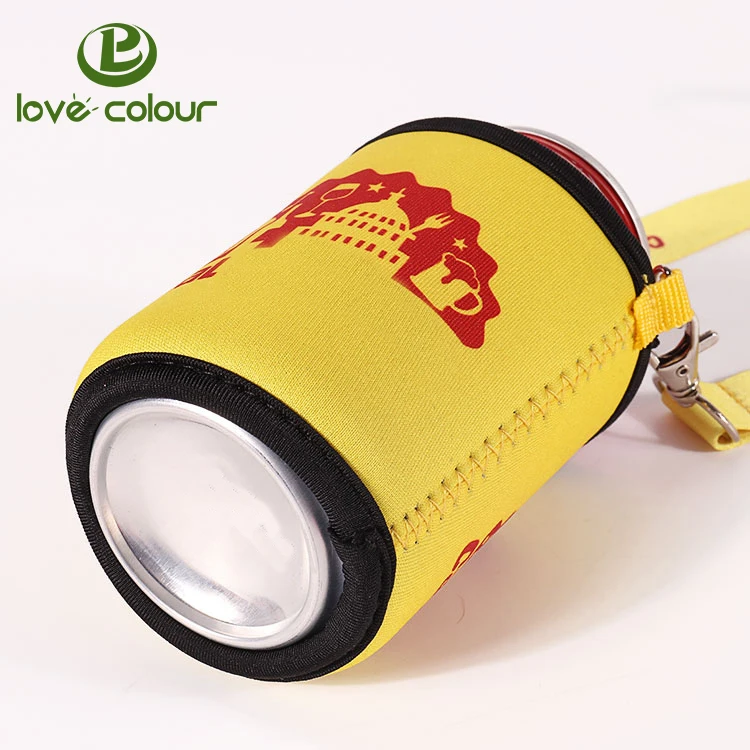 Can cooler with lanyard
