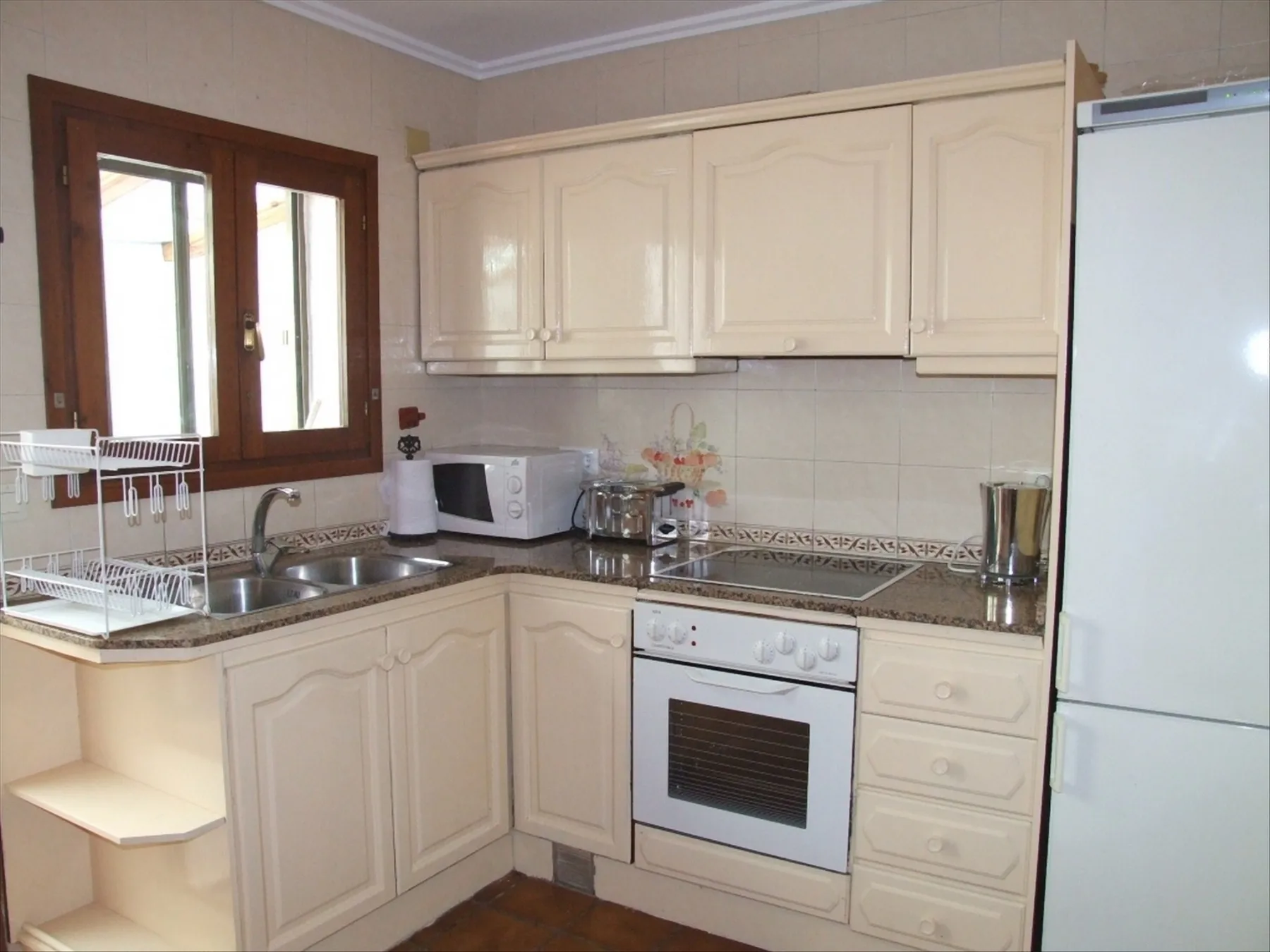 Light Yellow Painted Color Classic Wooden Individual Kitchen Cabinet Unit Buy Yellow Kitchen Cabinet Classic Kitchen Cabinet Individual Kitchen Units Product On Alibaba Com