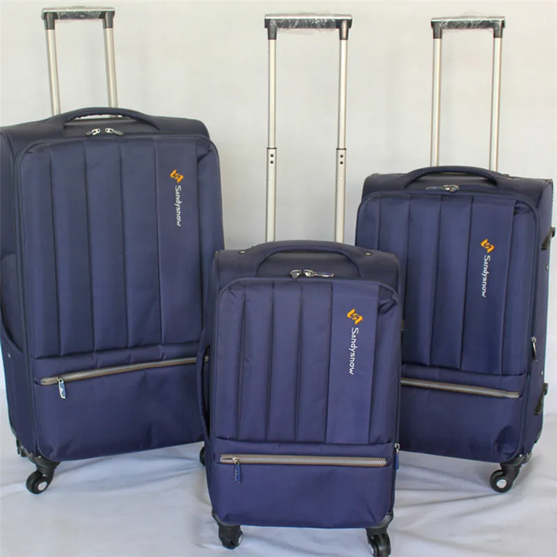 32 lightweight suitcase