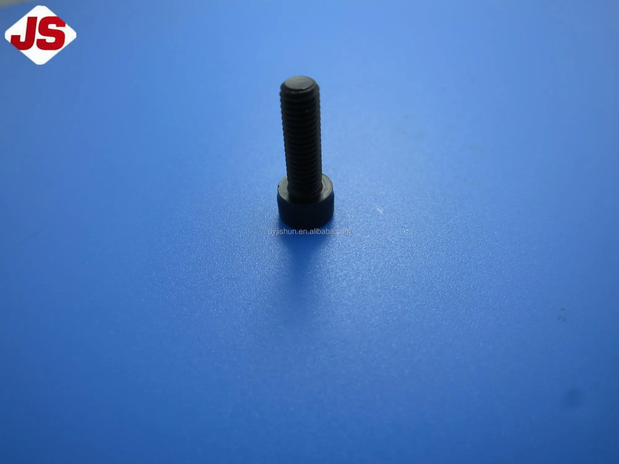 TITAN DK2500 2502K HIGH ACCURACY INDUSTRIAL CARPET OVEREDGING SEWING PARTS SEWING ACCESSORIES GARMENT 25578VL SCREW M5X0.8L-16