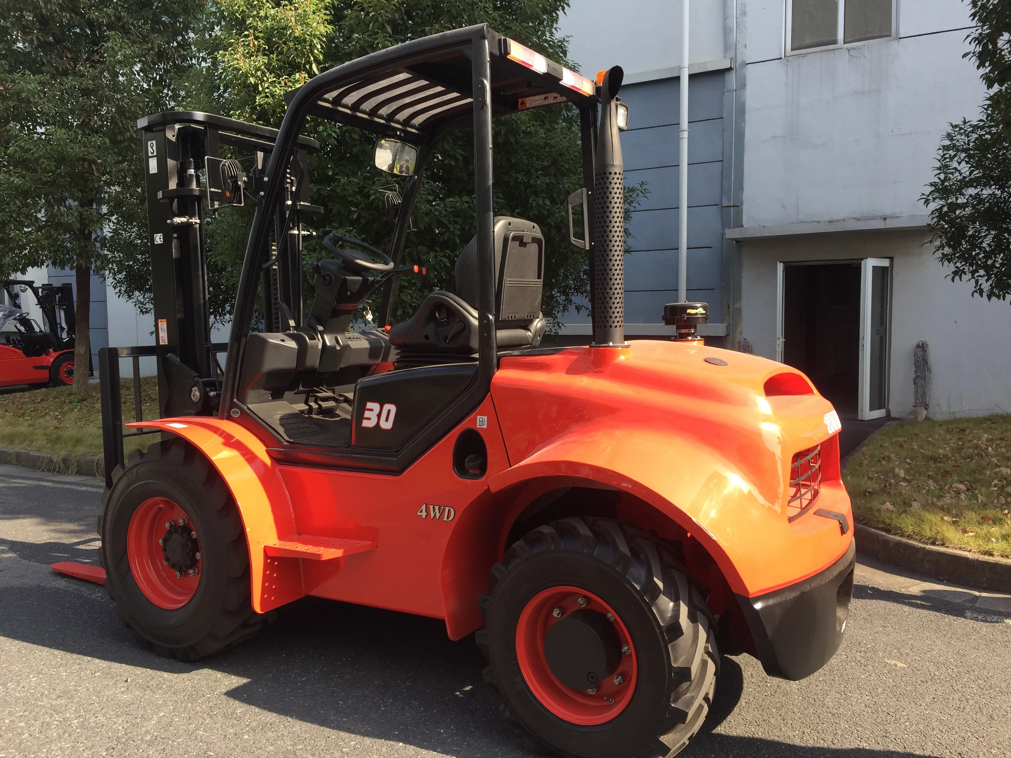 4 wheel drive forklift