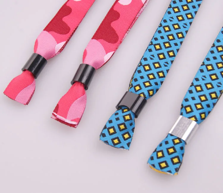 professionale personalizzato braccialetti tessuto festa nessun ordine minimo/custom festival per eventi