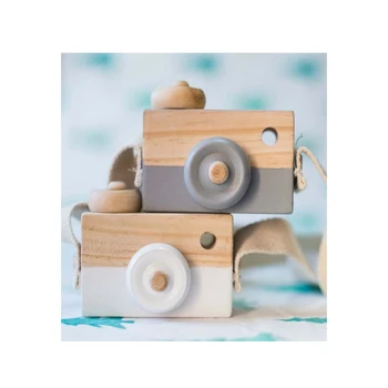 camara madera juguete