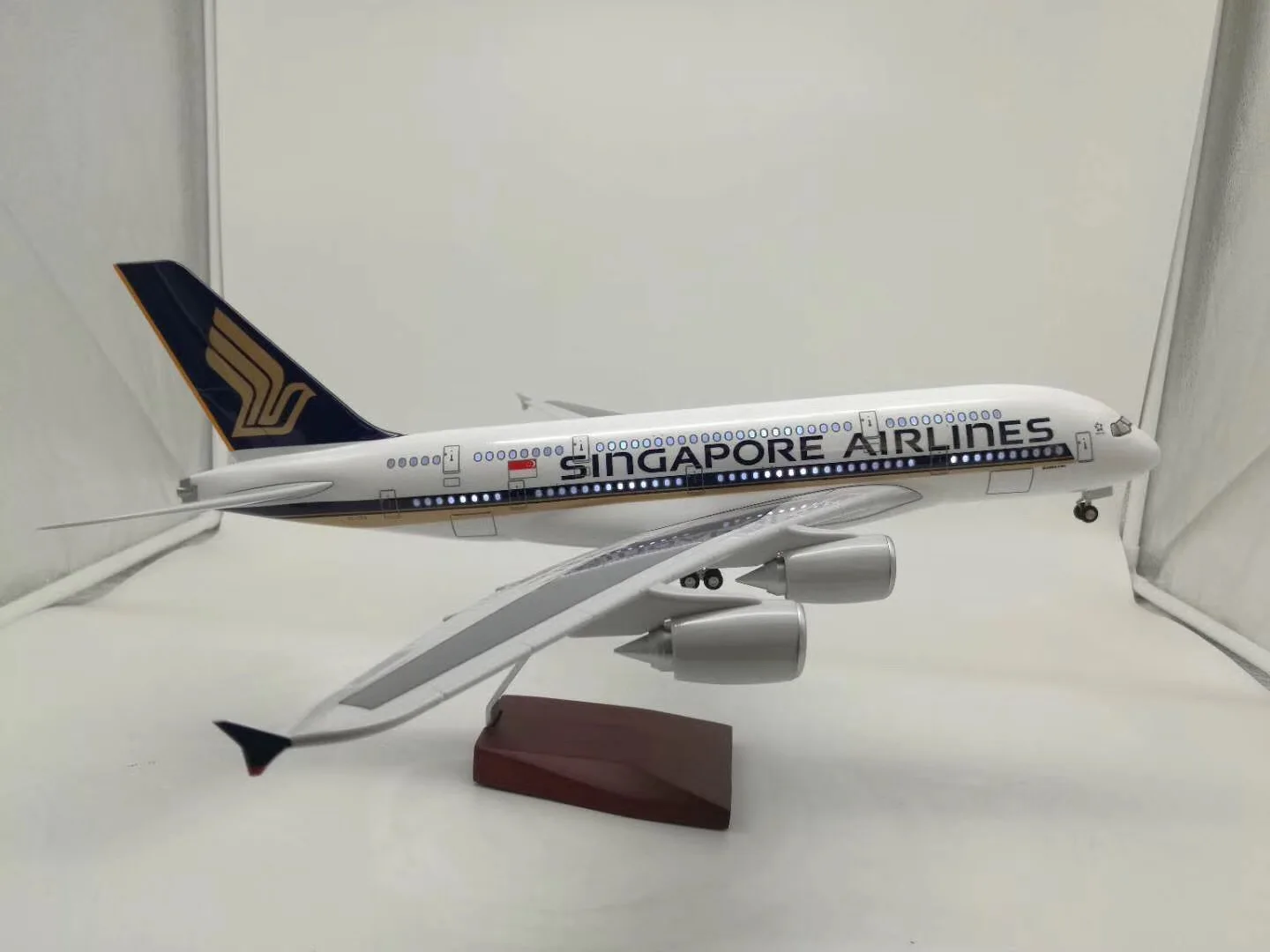 Best Sell A380 Singapore Airlines Led Aircraft Model Voice Control ...