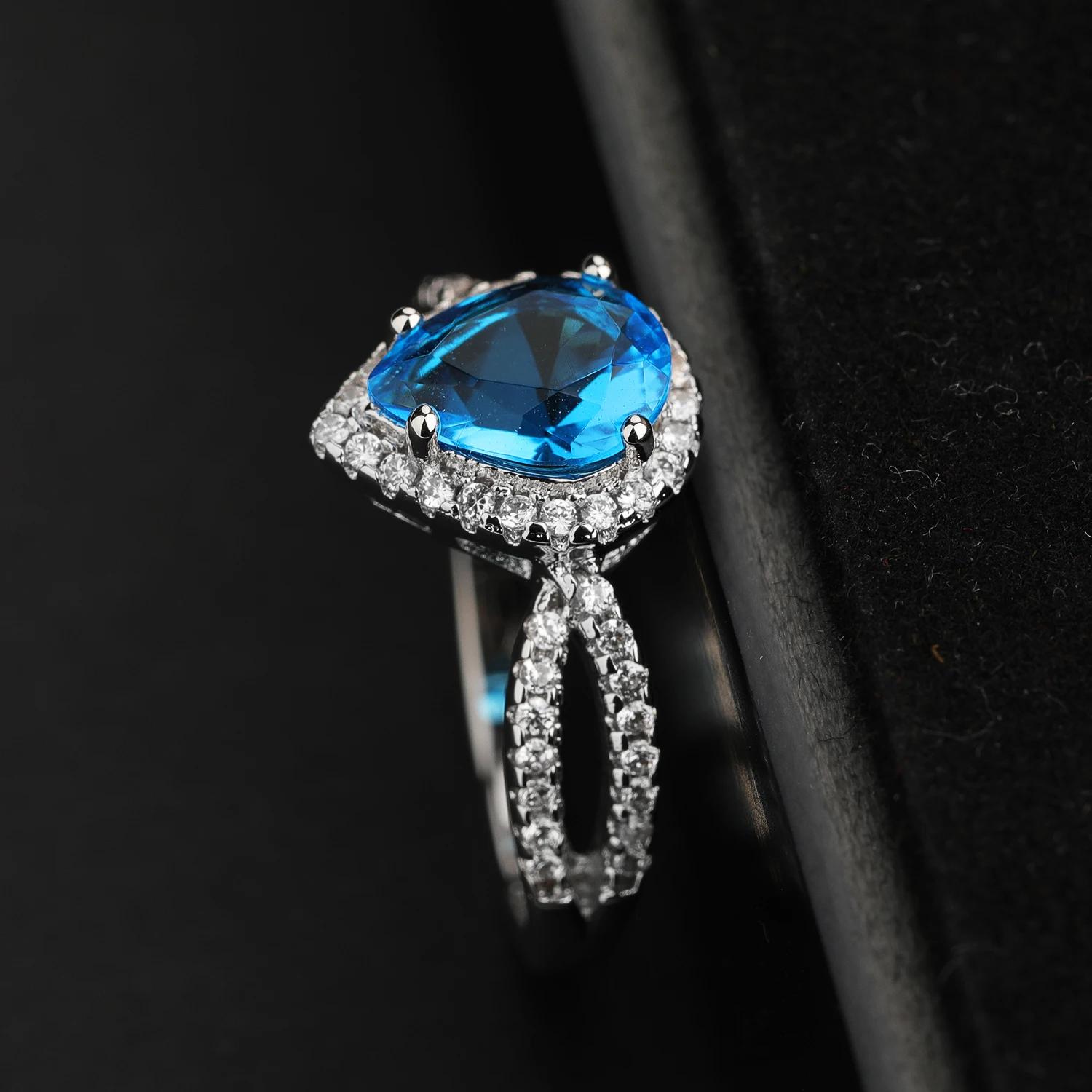 925 silver ring with blue sapphire