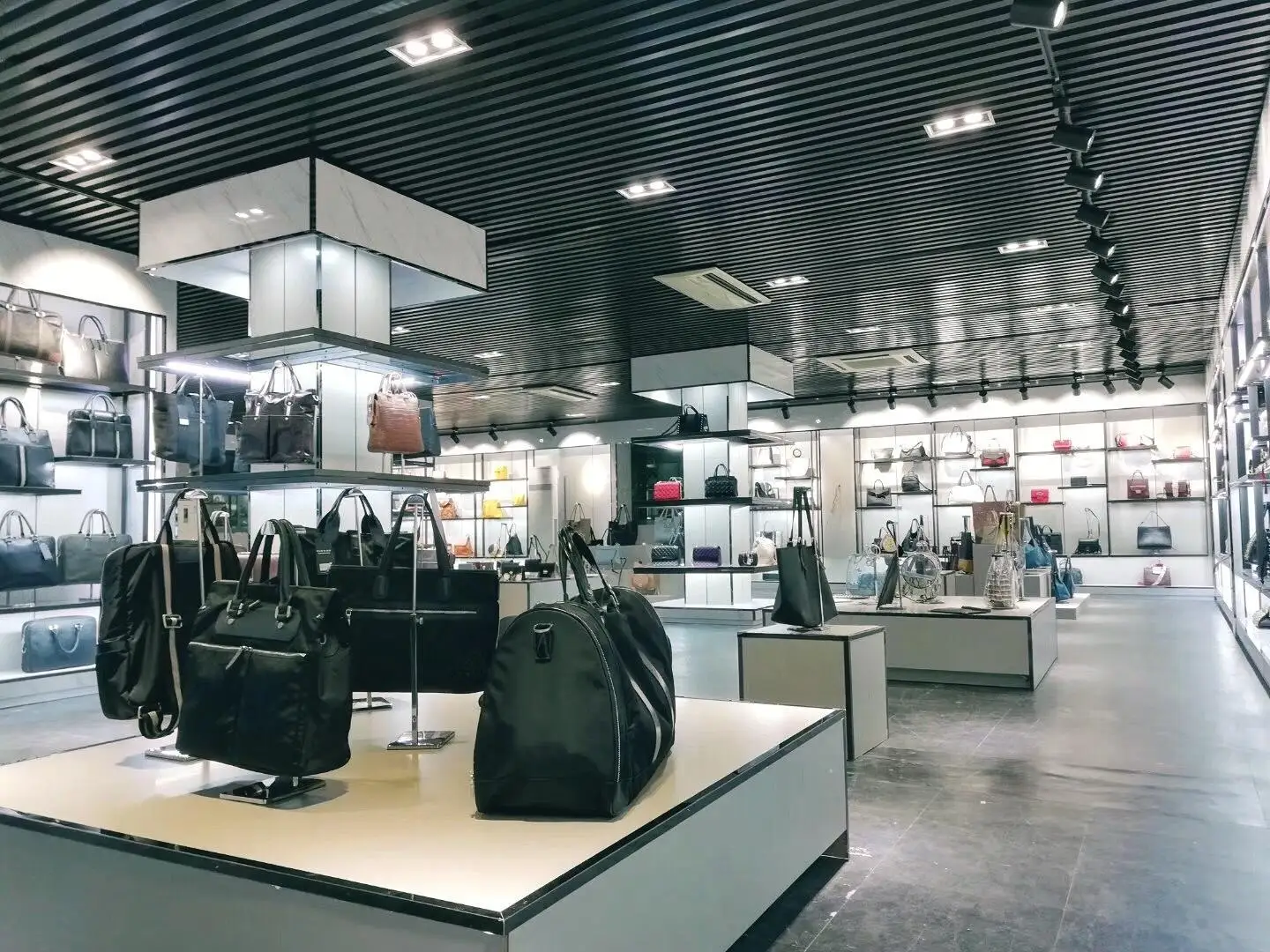 Gionar showroom 1.jpeg