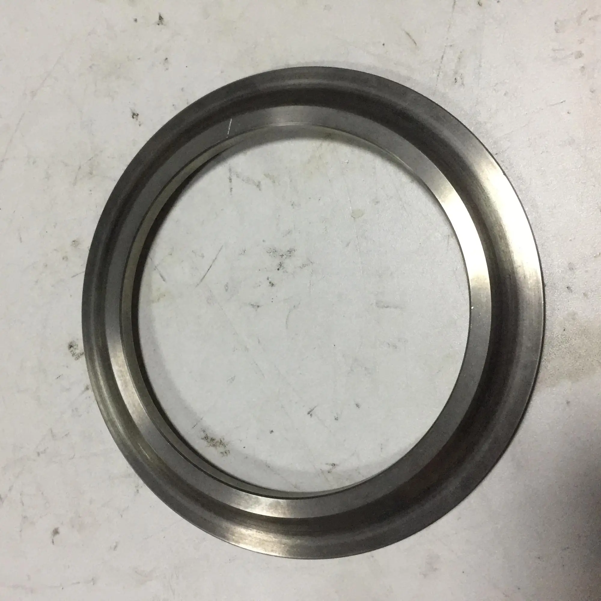 Crankshaft Oil Seal Retaining Ring For Mitsubishi Fuso Truck 6d22 ...