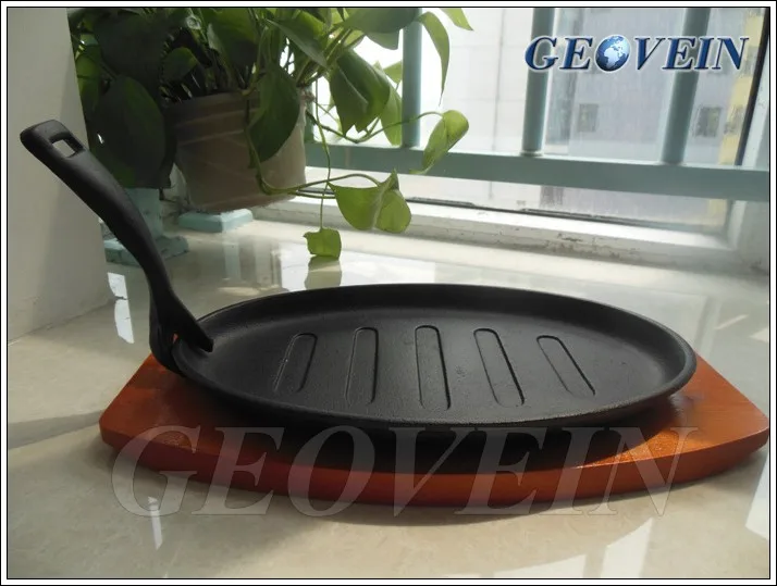 Sizzle & Serve Cast Iron Gratin Griddle Sizzler Dish with Wooden Platter