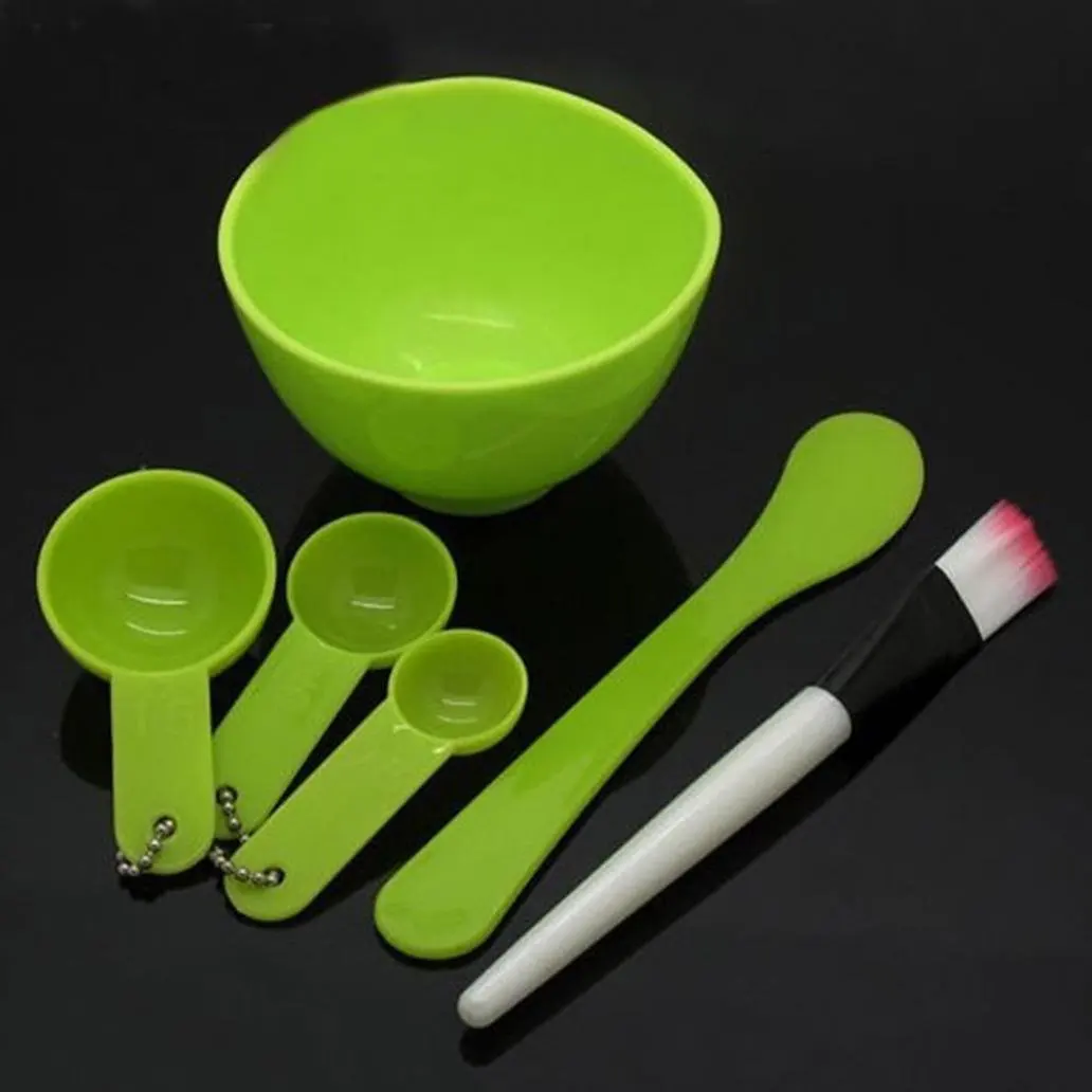 6 in 1 Face Mask Mixing Bowl Kit DIY Facial Mask Bowl Brush Spatula Gauge Spoon Set Face Care Makeup Masks Treatments for Personal Beauty Care (Green)