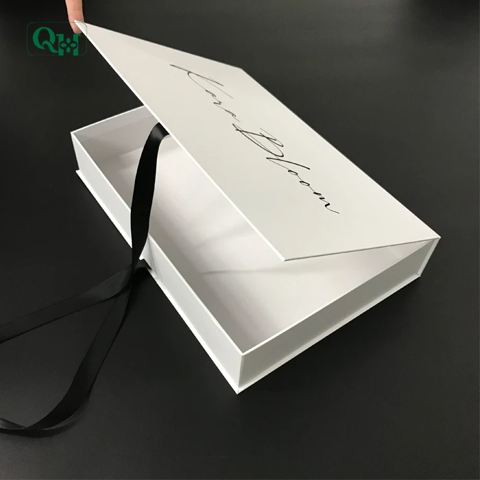 Popular Custom ribbon baby clothes packaging box