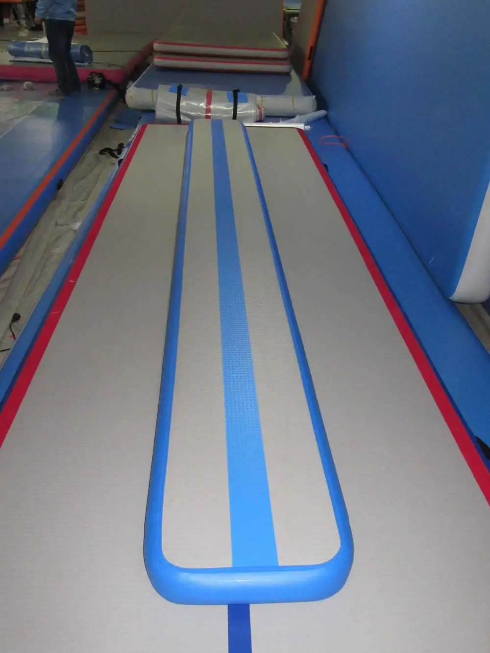 Newest Handle And Footrest 0.9mm Dwf Inflatable Gymnastics Air Track