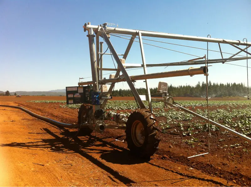 Lateral Move Agricultural Irrigation Equipment With End Spray Sprinkler ...