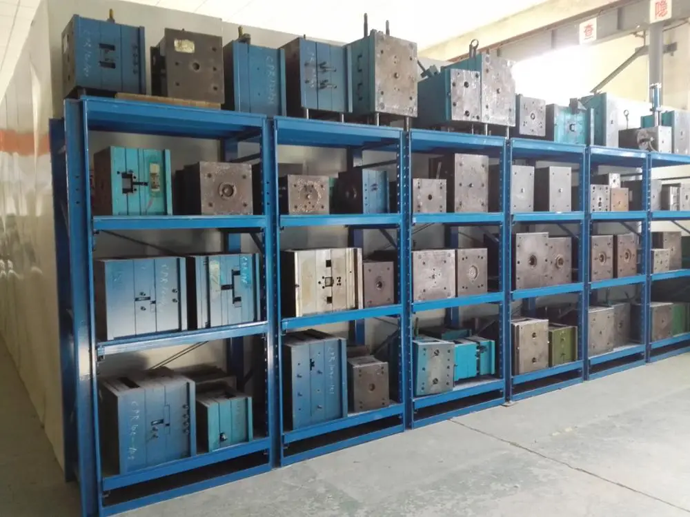 Factory Professional Making Smart Plug Plastic Injection Mould workshop 01