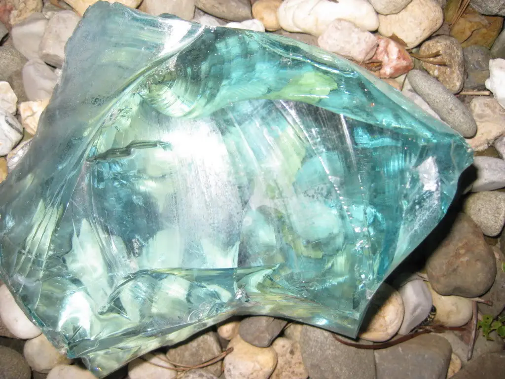 decorative glass rocks