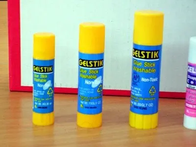 repositionable glue