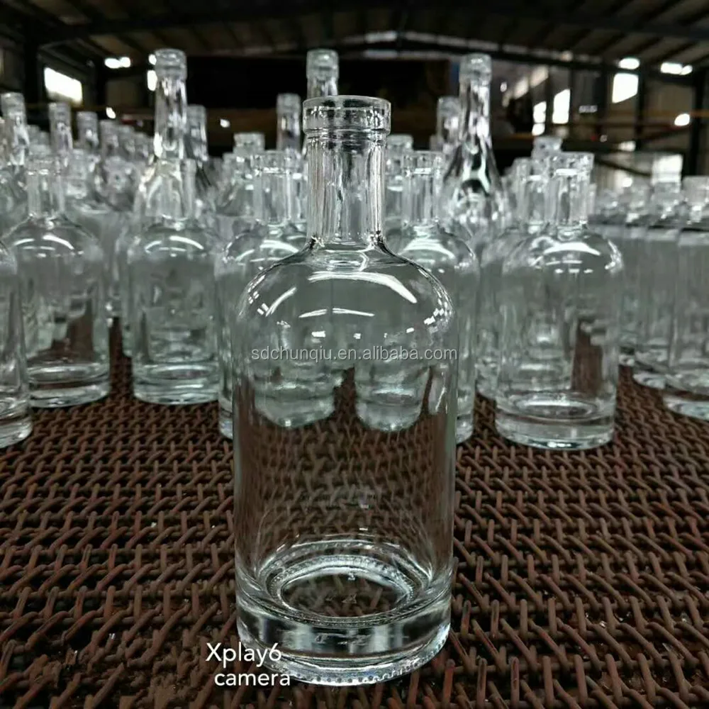 700ml High End Round Liquor Alcohol Glass Bottle For Vodka Whisky Rum High Clear Super Flint 3274