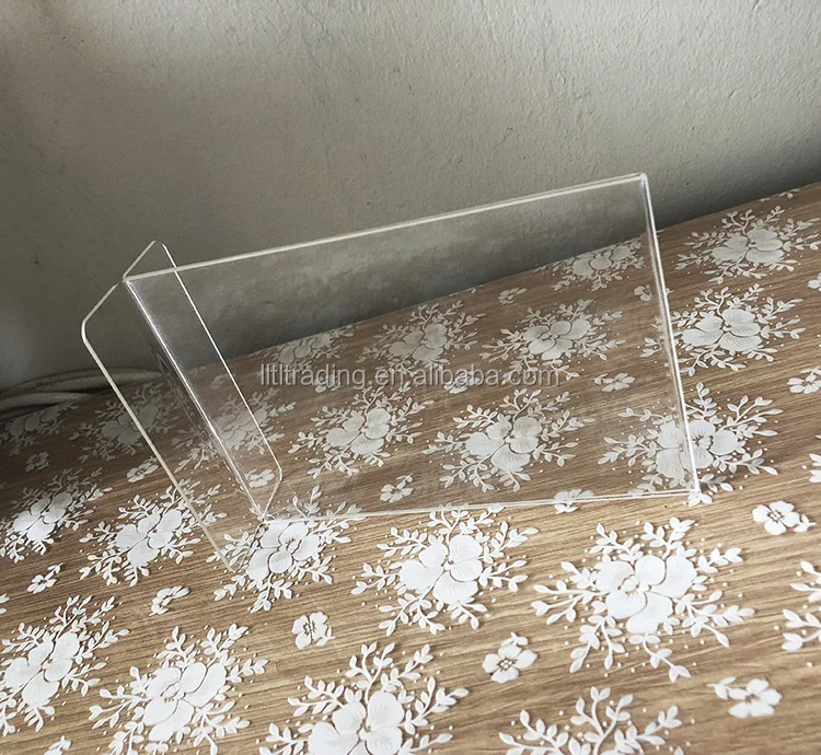 Acrylic menu holder (6)
