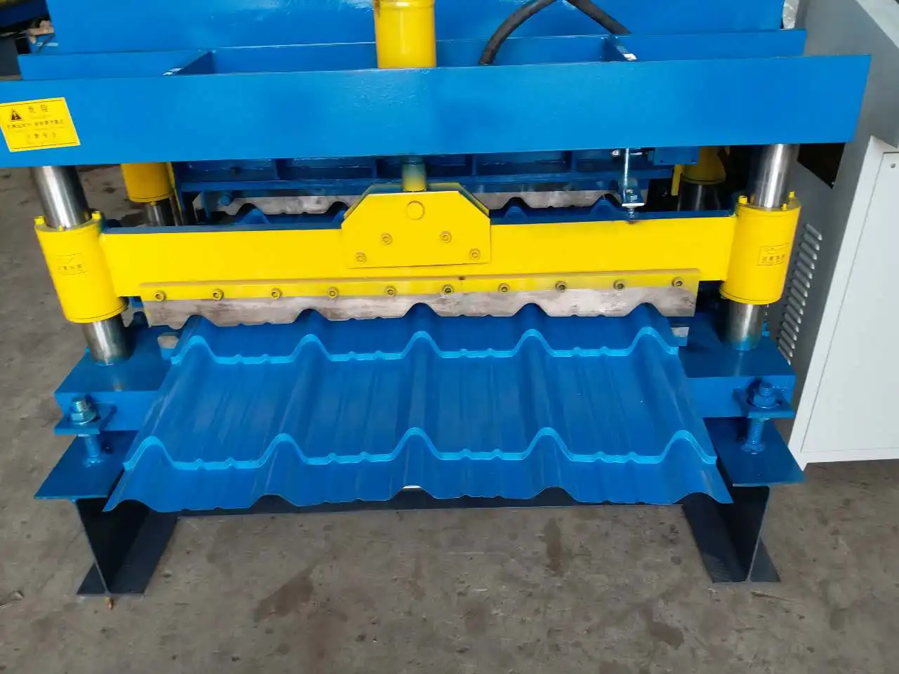 Metal Roofing Sheet Molding Machine Floor Tile Making Machine Price