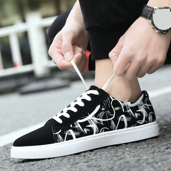 fashionable casual shoes