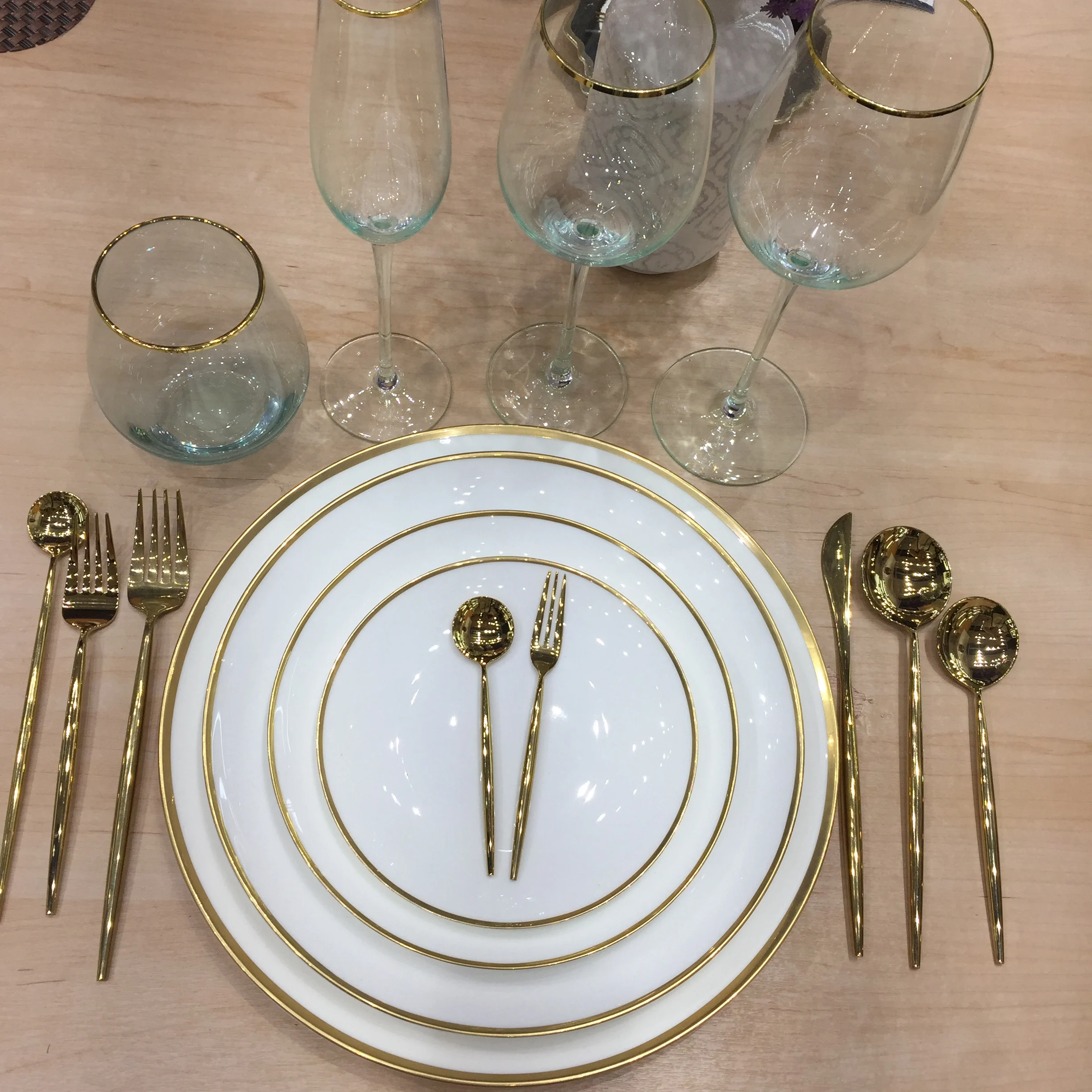 European Style White Ceramic Dinnerware Gold Rim Nordic Restaurant Plates Steak Plate